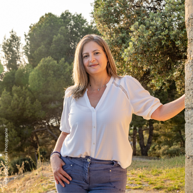 Photo représentant la transformation personnelle avec One Life, symbolisant la prise de conscience de sa vraie valeur et le choix de vivre en accord avec soi-même.